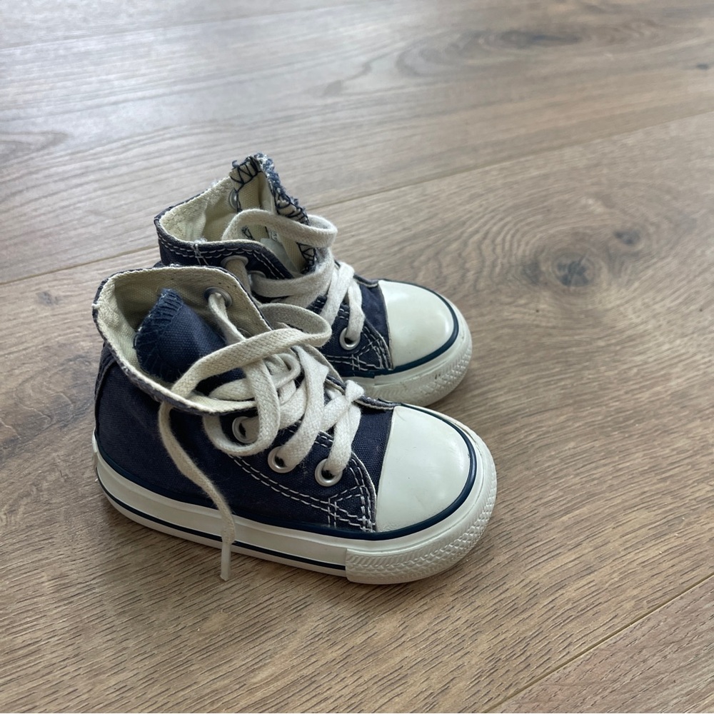 Converse Kids Navy High-Top Sneakers size 3C